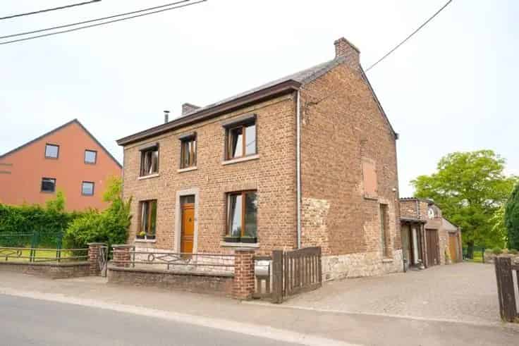 Huis te Koop 3 slaapkamers Couthuin 1900m²