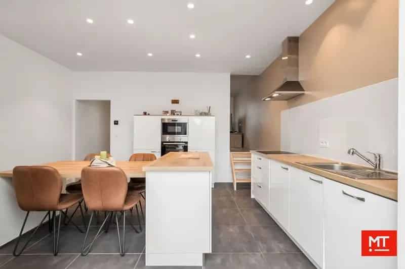 Gerenoveerde woning 2 slaapkamers Ieper Centrum