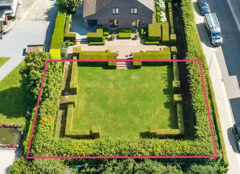 Bouwgrond van 553 m² voor open bebouwing