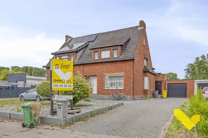 Huis te koop Mol: Ruime halfopen bebouwing met 2 badkamers en garage