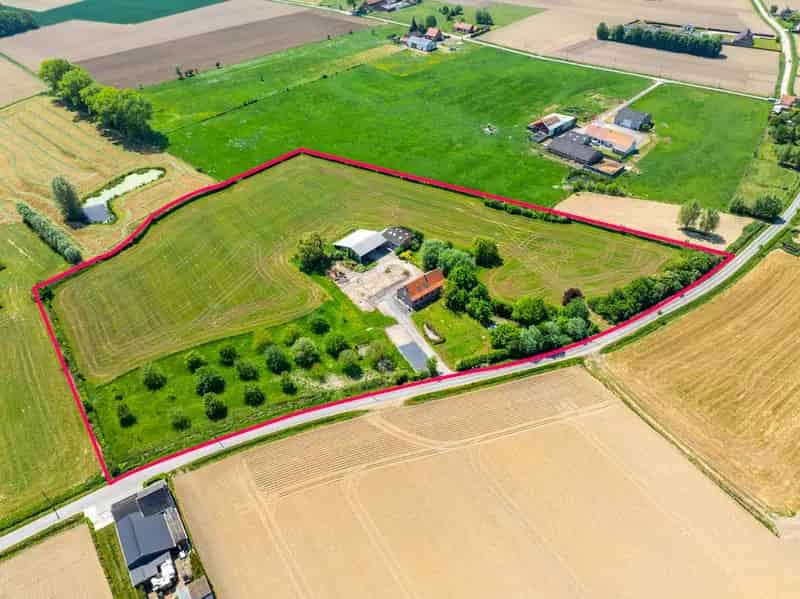 Landelijke woning te koop Westvleteren - gerenoveerd met bijgebouwen