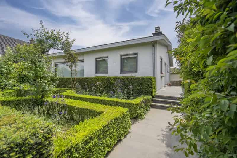 Huis te koop Harelbeke: Ruime gezinswoning met 4 slaapkamers en tuin