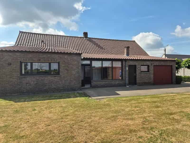 Huis te koop Meer: 2 slaapkamers, grote tuin, rustige ligging