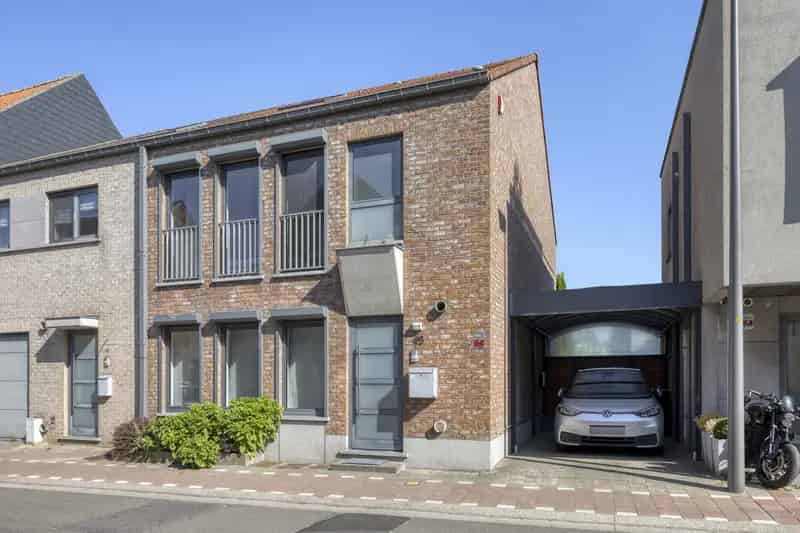 Huis te Koop Nossegem: Instapklare 3-Gevelwoning 196m²