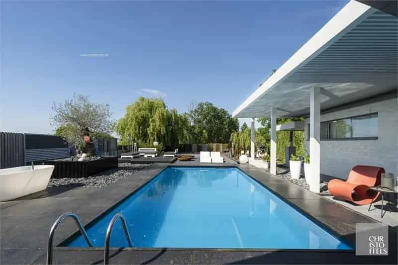 Moderne Villa te Koop Neeroeteren 3 Slaapkamers Zwembad