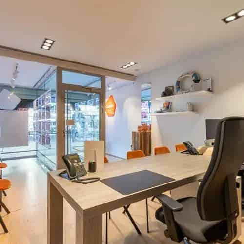 VERHUURD - Commercieel handelspand op topligging - Astridplein Oostduinkerke -