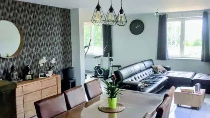 Ruim Appartement te Huur 133m2 met Terras en Garage Bilzen