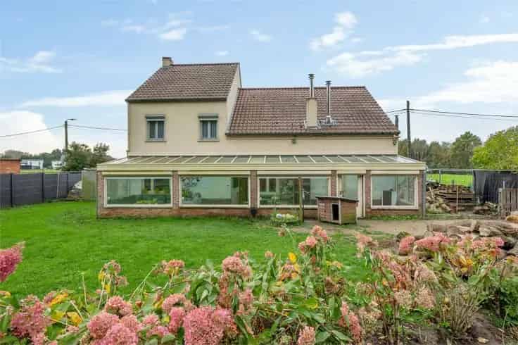 Huis Te Koop Aarschot: Ruime hoevewoning met 3 slaapkamers en tuin