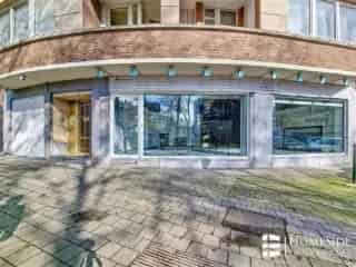 Handelspand te Huur Laken 220m² Showroom Werkplaats Tuin