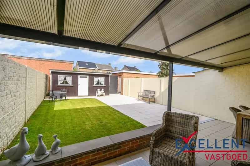 Huis te koop Deinze: Comfortabele woning met buitenruimte