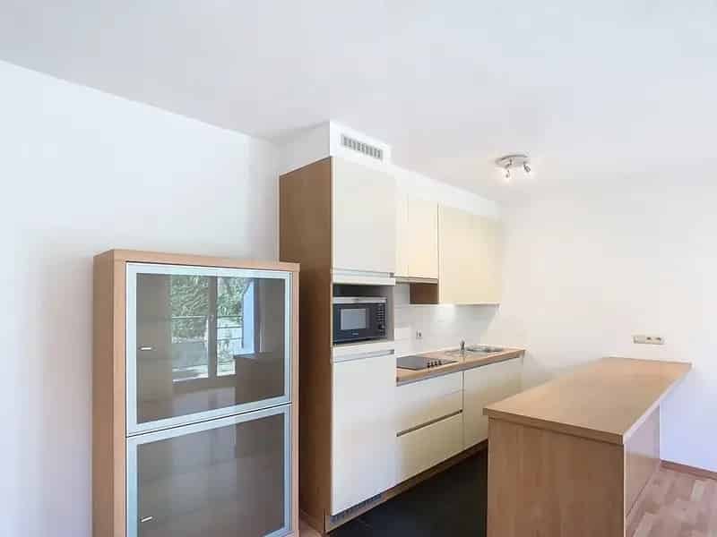 2 Slaapkamer Appartement met Terras in Ukkel