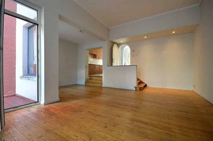 Huis Te Koop Gerenoveerd 5 Slaapkamers Grote Kelder Garage