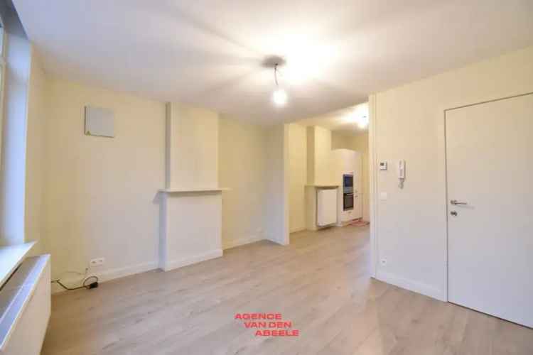 Te koop opbrengstwoning met 2 appartementen