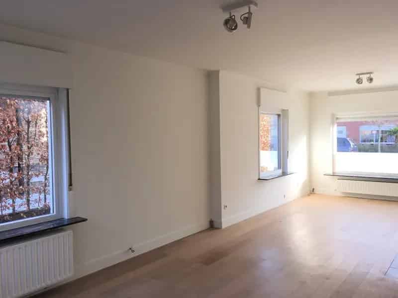Huis te koop: Ruime gezinswoning met tuin en 4 slaapkamers