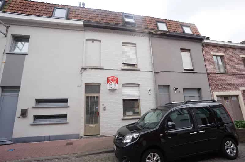 Gerenoveerde woning 4 slaapkamers te huur