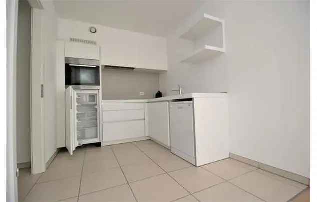 Huur 1 slaapkamer appartement van 90 m² in Brussels