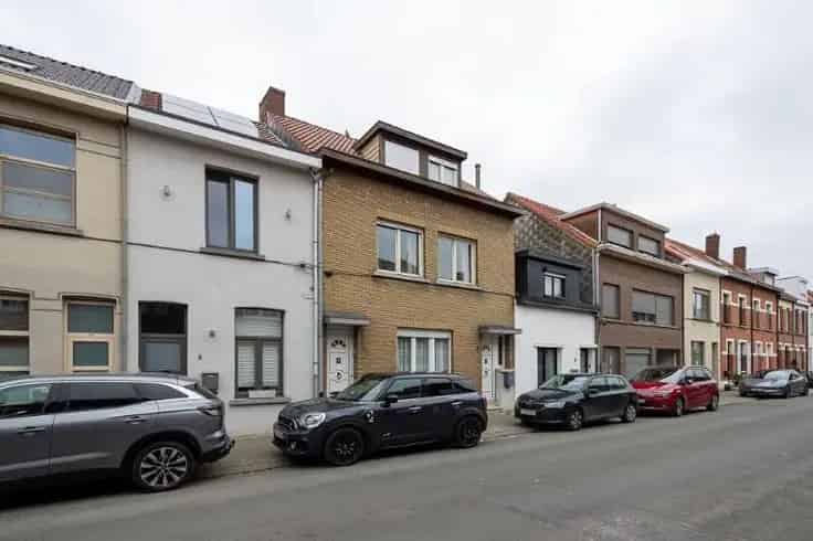 Huis Te Koop 210m
					2