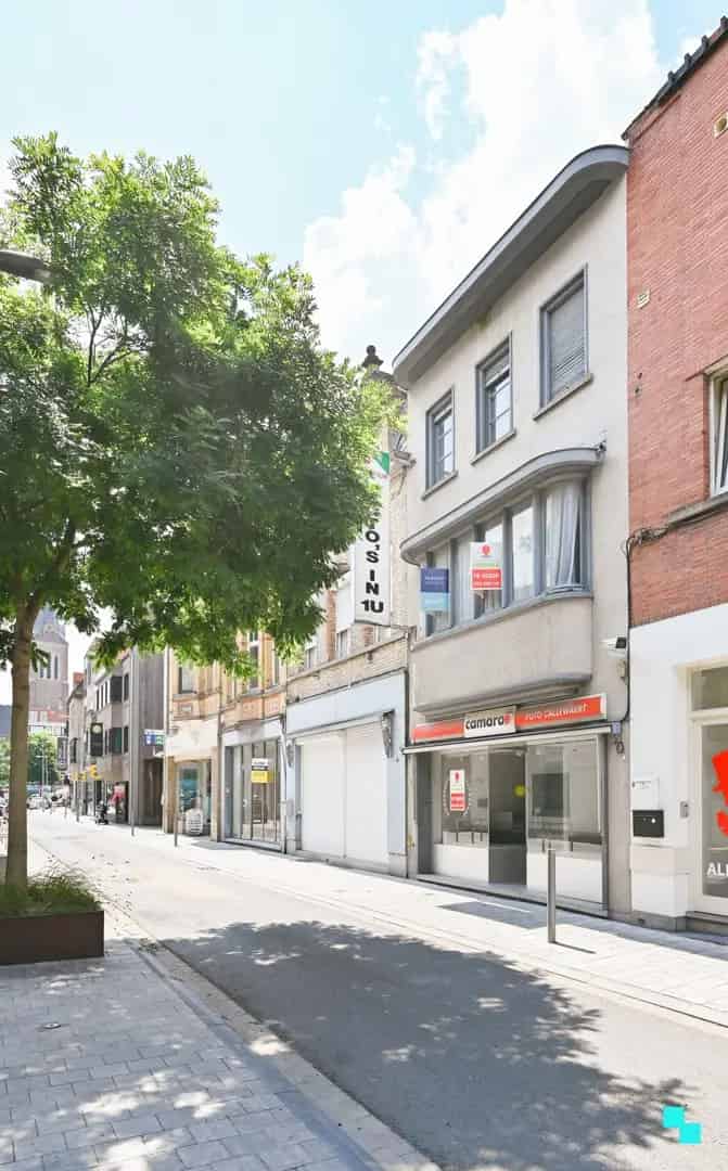 Huis te koop Izegem: Wonen en werken gecombineerd