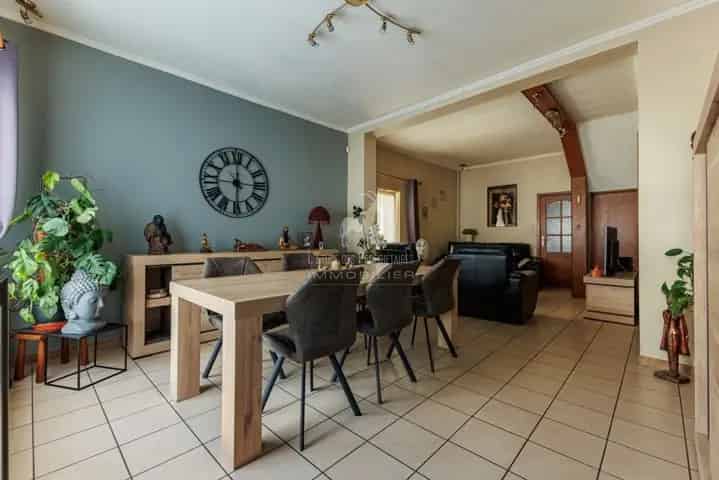 Huis te koop in Gilly