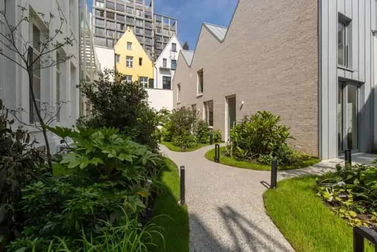 Huis Te Koop Antwerpen Regency Garden: Stadse Woningen met Tuin