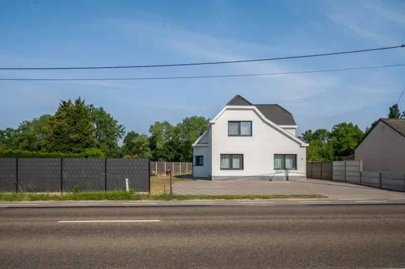 Gerenoveerde Eengezinswoning te Huur 3 slaapkamers Herselt
