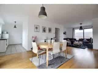 Penthouse te huur Etterbeek 134m2 3 slaapkamers terras parkeerplaats