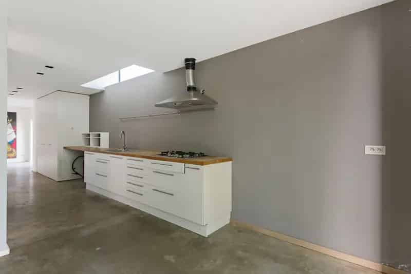 Huis te koop: Gemoderniseerde woning met tuin