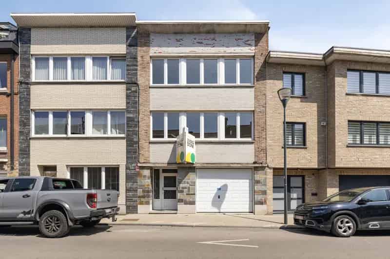 Huis te huur Anderlecht: 2 appartementen en dubbele garage