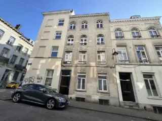 Appartement te koop Brussel Louizawijk 63m²