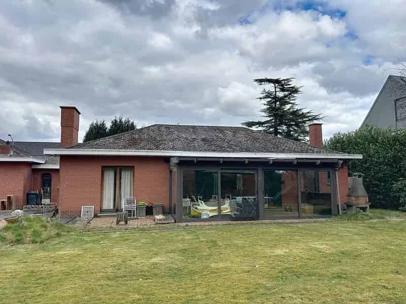 Te renoveren woning nabij A12 met zuidtuin