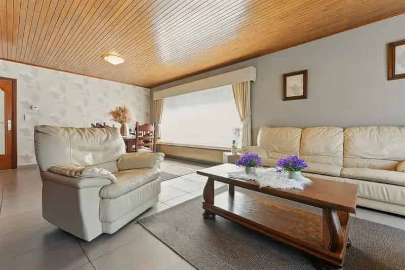 INSTAPKLARE GELIJKVLOERSE WONING OP RUSTIGE LIGGING