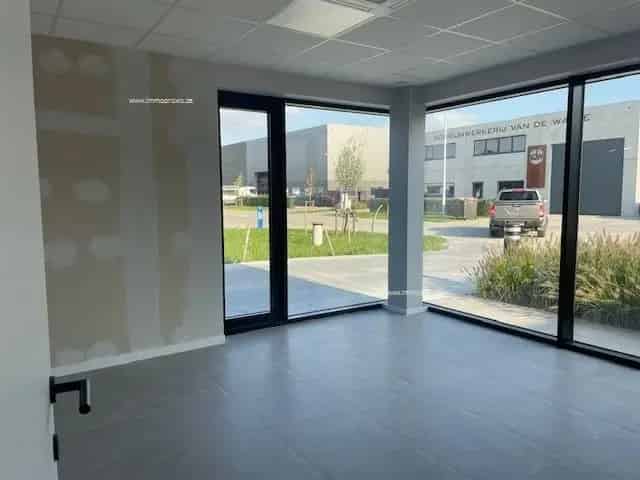 Nieuwbouw Kantoorruimte Oostrozebeke te Huur