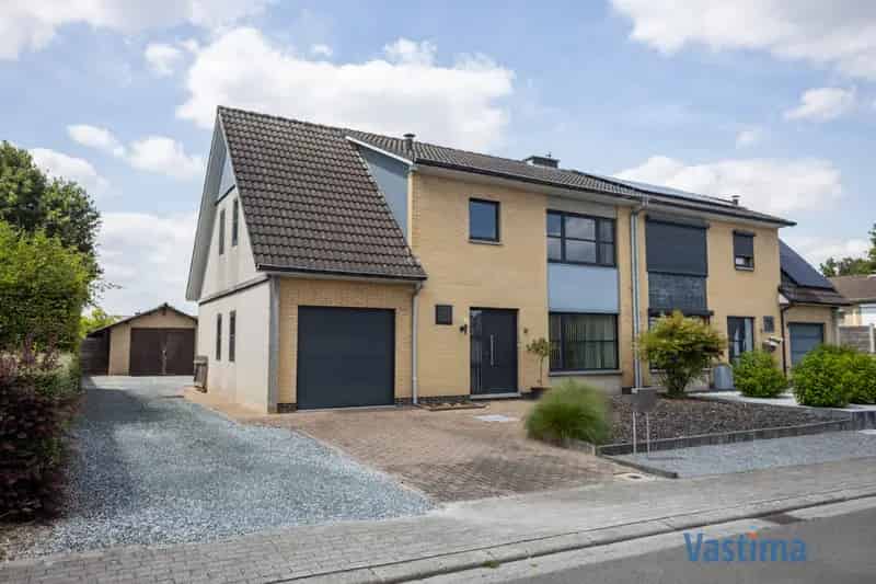 Huis te huur Affligem: 3-4 slaapkamers, 2 garages, rustige ligging