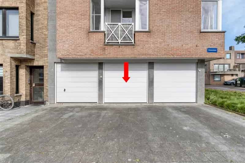 Garage te Koop Vlakbij Zeedijk Lage Kosten
