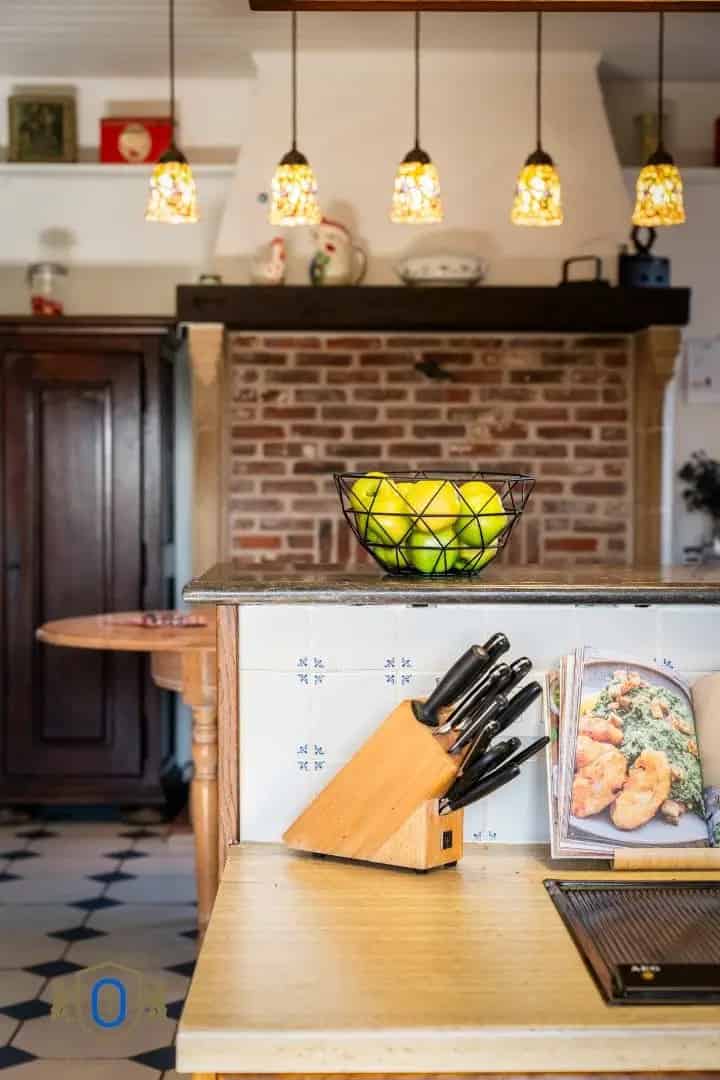 Landhuis met Meerdere Bijgebouwen Te Koop