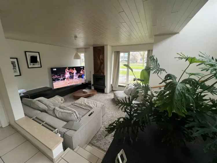 Ruime Bungalow te Koop - 2 slaapkamers - Grote Tuin - Aalst