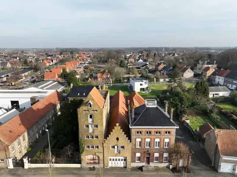 PROJECTGROND 6 Appartementen 1 Kantoor 2 Woningen