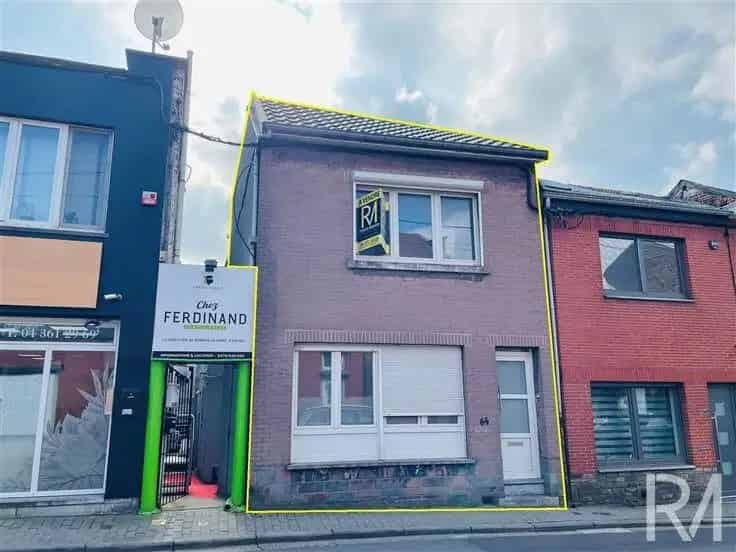 Huis Te Koop Grace-Hollogne: Gerenoveerde woning met terras en annexe