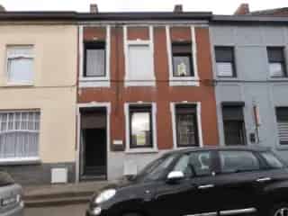 Huis te Koop Châtelet - Gezinswoning met Tuin