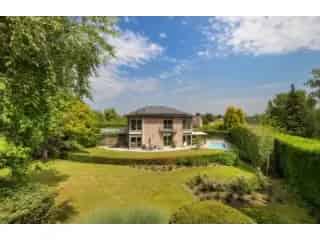 Villa te koop Waterloo 234m² 18a Zwembad