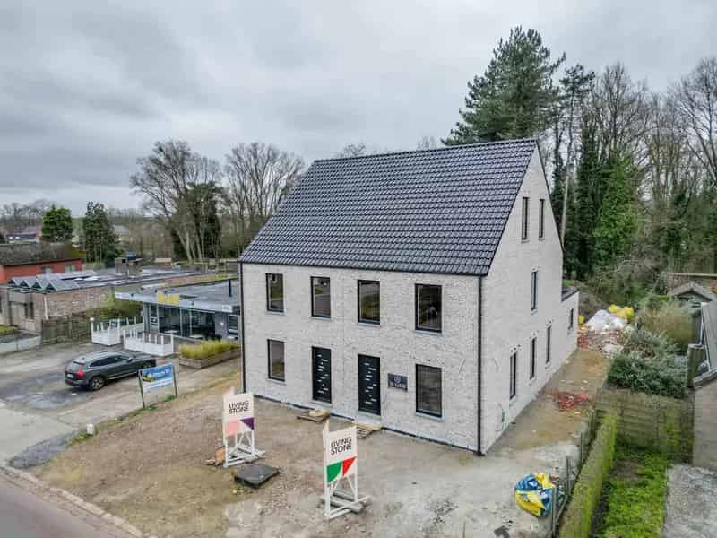 Huis te huur: Casco woning 225m² - 4 slaapkamers, 3 badkamers
