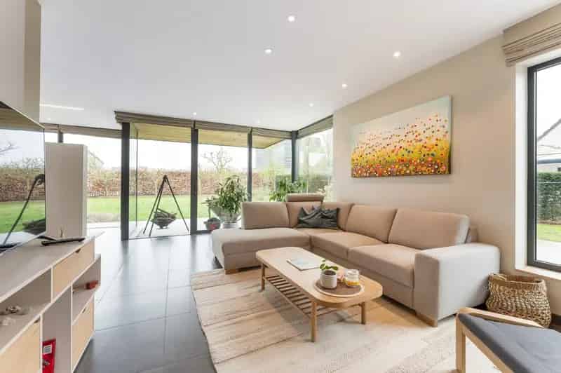 Huis te huur Ruien: Luxueuze villa met 4 slaapkamers en grote tuin