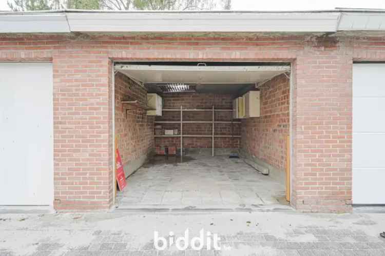 LOT 2 - GARAGEBOX