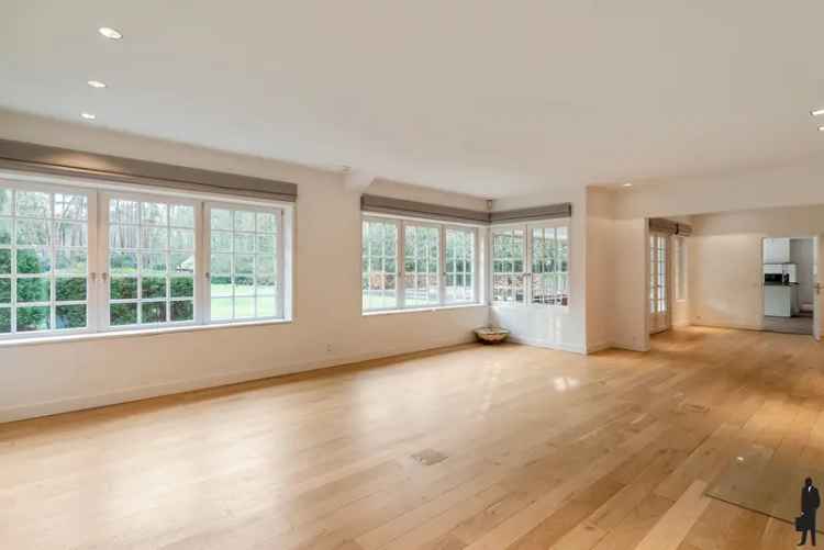Villa te koop Vriesdonk: 6 slaapkamers, zwembad, guesthouse