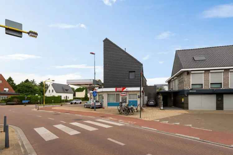 Huis met garage en duplex woonst