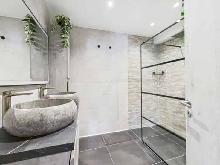 Appartement te koop Luik: 2 slaapkamers, Maaszicht, gerenoveerd