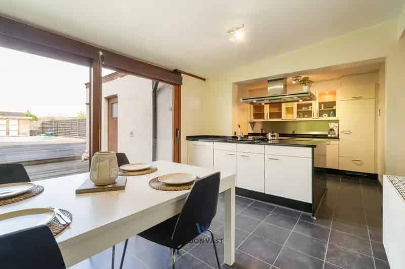 Huis te koop Dendermonde: Instapklare woning met zwembad