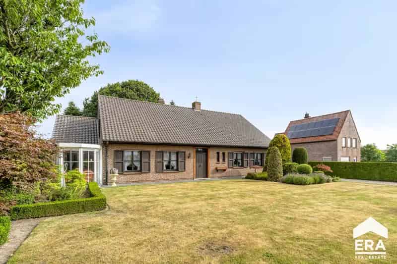 Huis te koop: Rustige villa met bos op 3673m²
