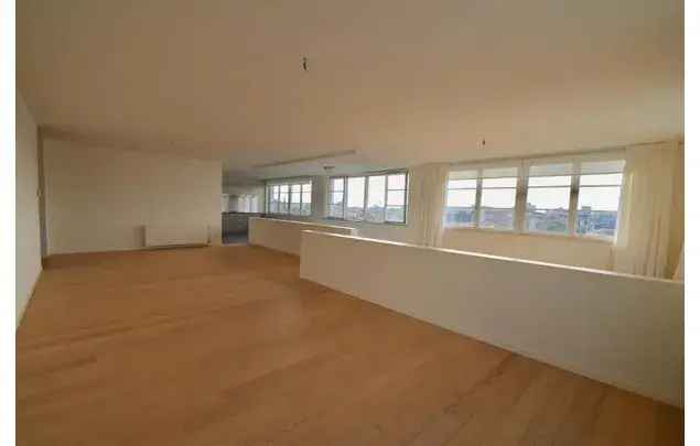 Huur 3 slaapkamer appartement van 237 m² in Antwerp