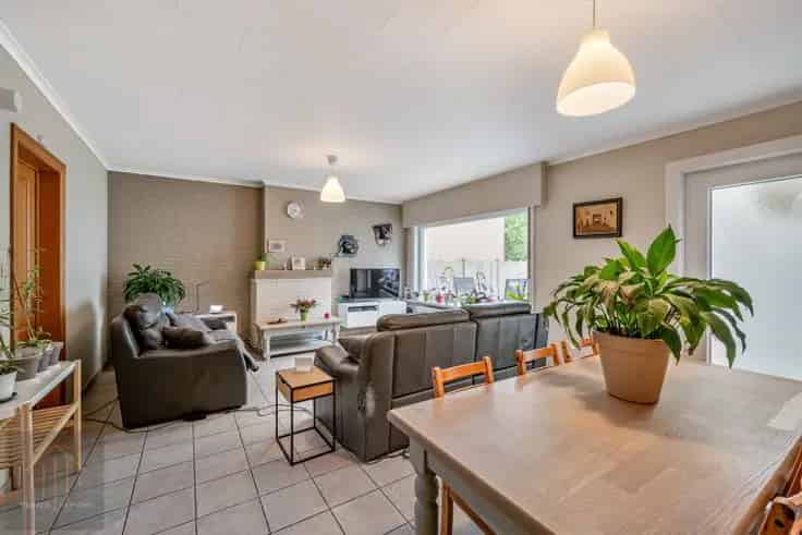 Huis Te Koop Heusden: Instapklare woning met tuin en parkeerplaats